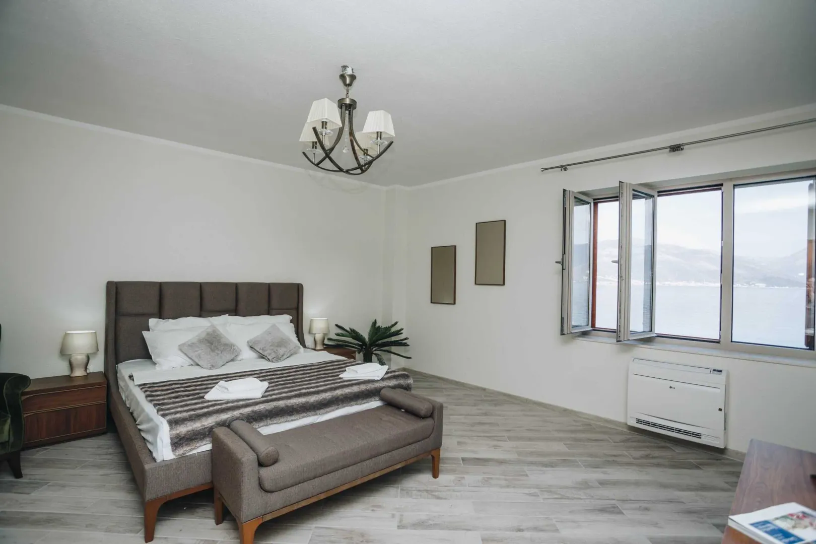 Prodaja, kuća, 241m², Krašići, Tivat