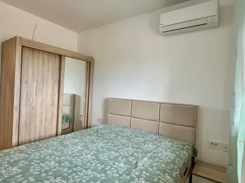 Izdavanje, trosoban stan, 47m², Stari Aerodrom, Podgorica - image 7
