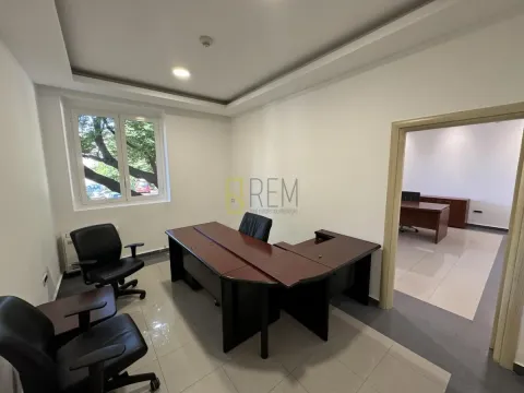 Rent, office space, 240m², Drač, Podgorica - image 2