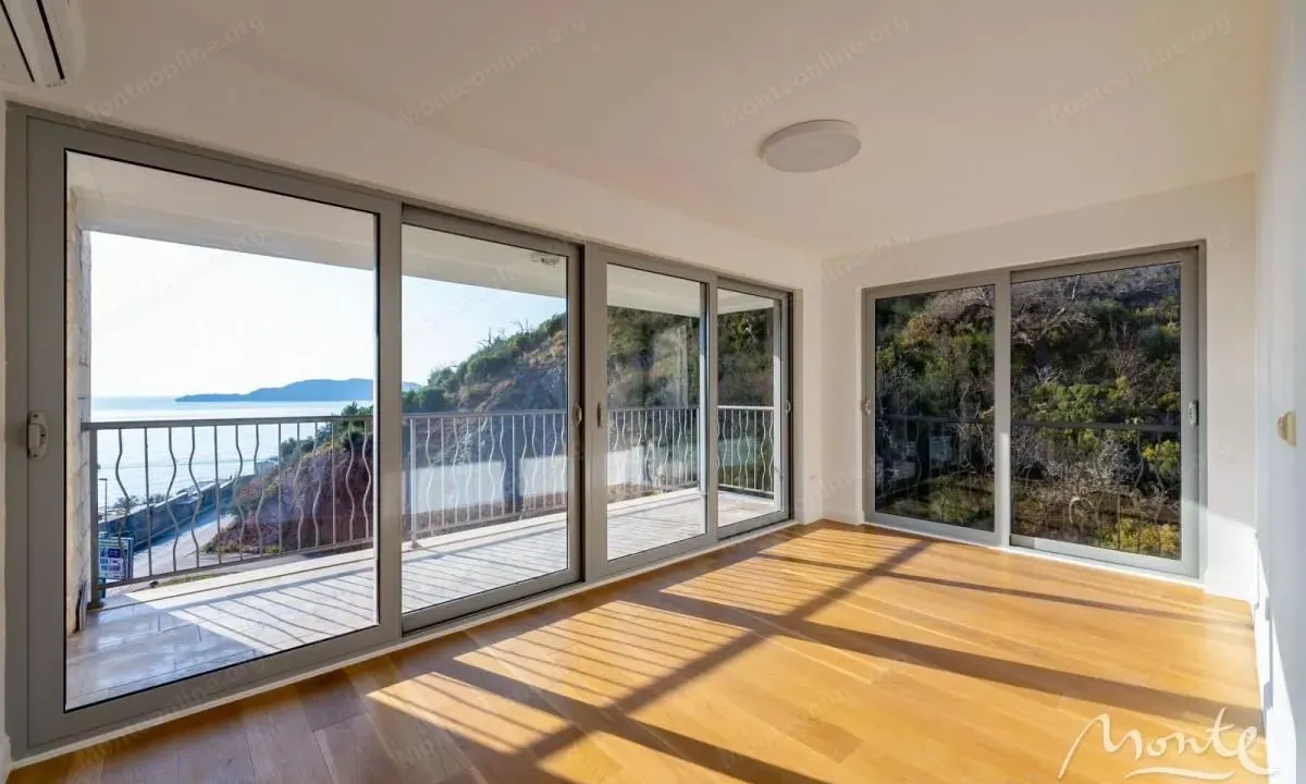 Prodaja, trosoban stan, 160m², Pržno, Budva