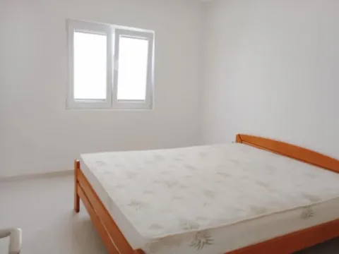 Izdavanje, jednosoban stan, 35m², Golubovci, Podgorica - image 4