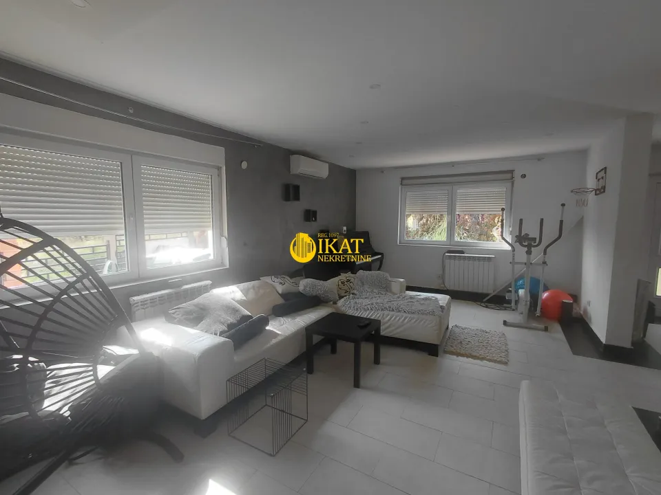 Prodaja, kuća, 176m², Mali Mokri Lug, Zvezdara Sve Podlokacije