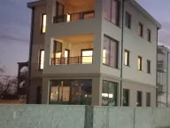 Izdavanje, kuća, 180m², Gornja Gorica, Podgorica - image 1