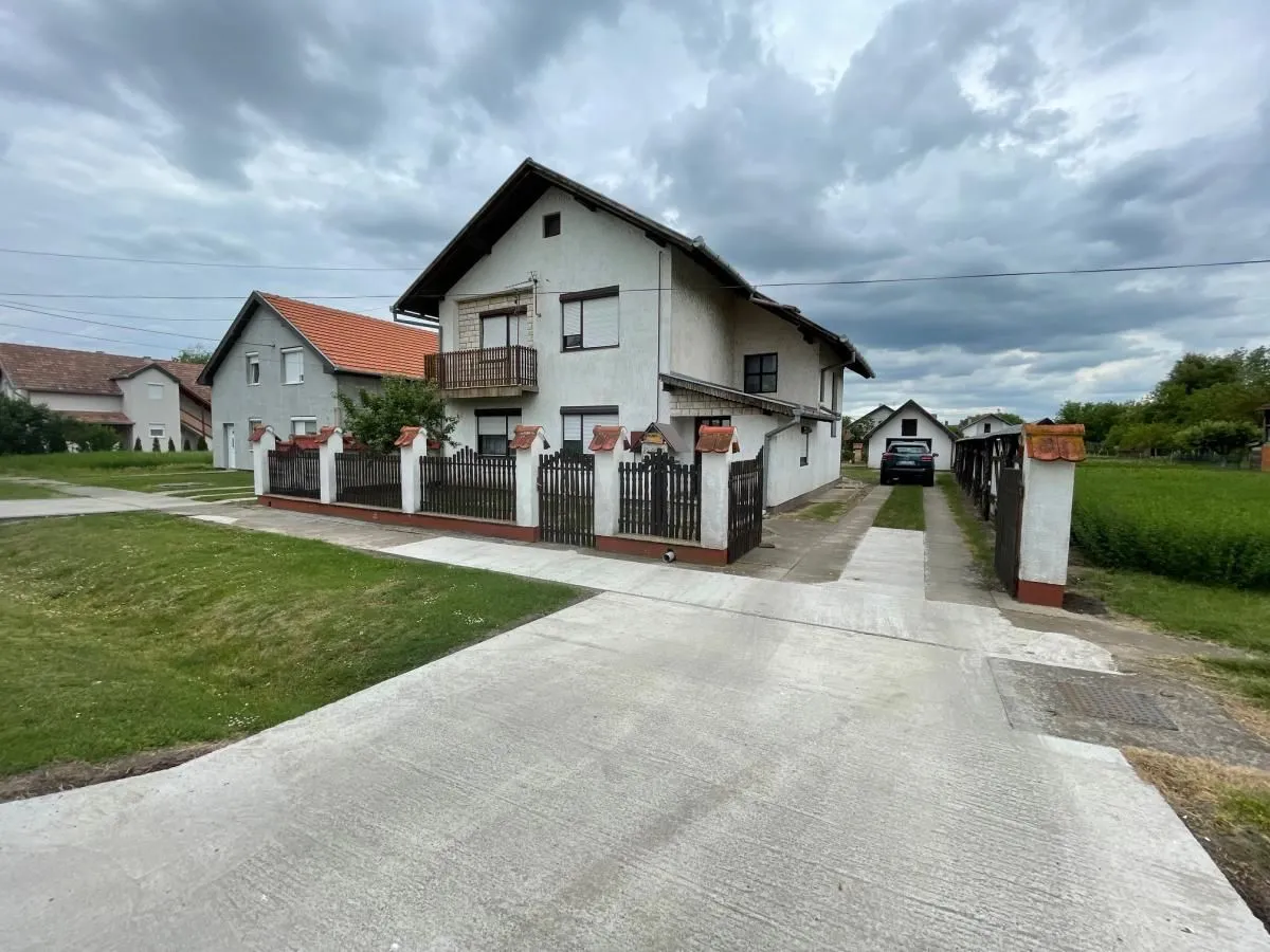 Sale, house, 250m², Žitište, Zrenjanin