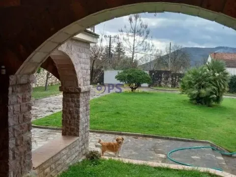 Prodaja, kuća, 400m², Podgorica, Crna Gora - image 2