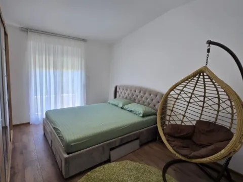 Izdavanje, trosoban stan, 180m², Tološi, Podgorica - image 4