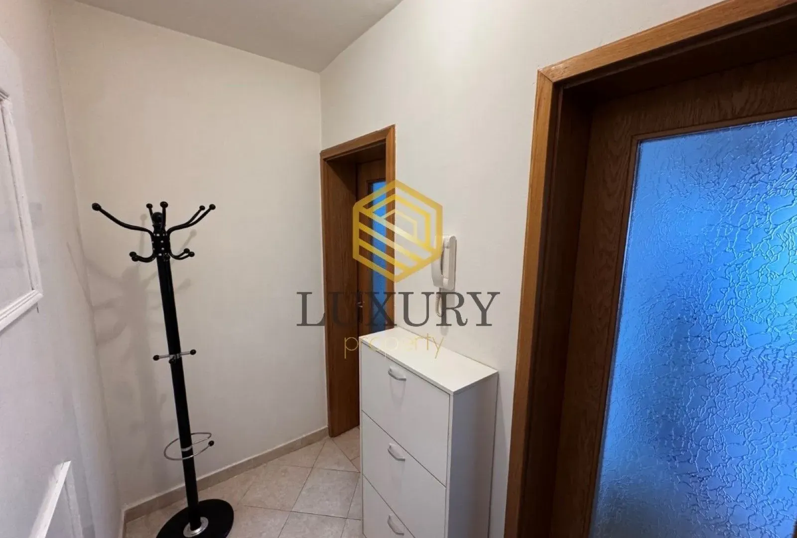Rent, one bedroom apartment, 40m², Stari Aerodrom, Podgorica