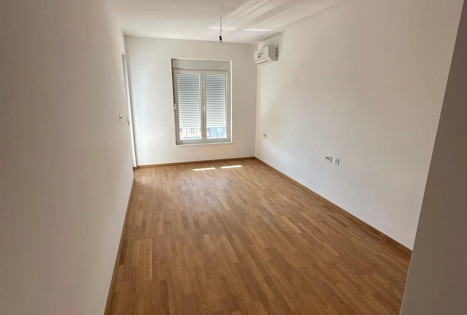Prodaja, trosoban stan, 104m², Stari Aerodrom, Podgorica