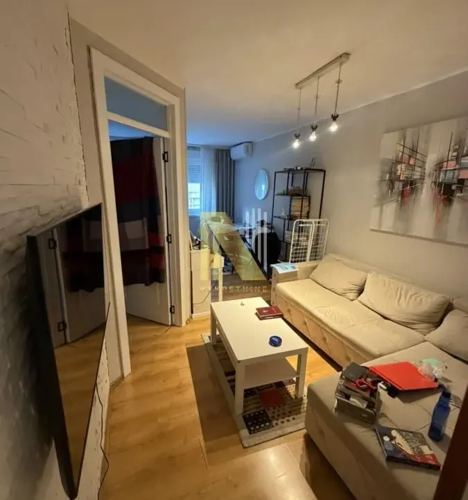 Prodaja, dvosoban stan, 39m², Centar, Novi Sad