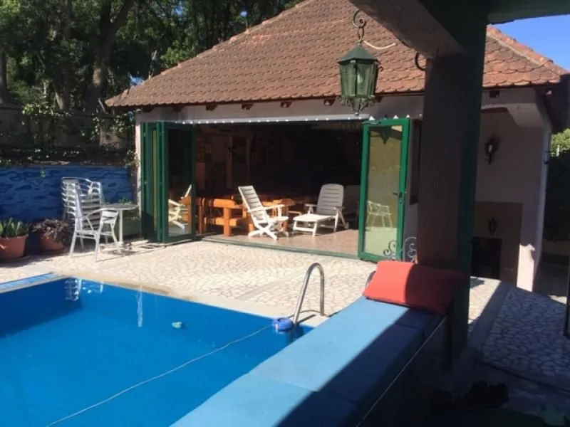 Izdavanje, kuća, 500m², Zemun Sve Podlokacije, Beograd