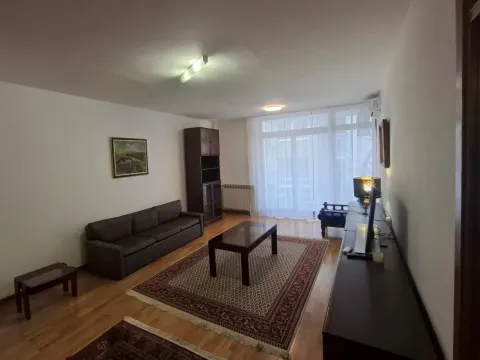 Izdavanje, trosoban stan, 95m², Vračar Sve Podlokacije, Beograd - image 9