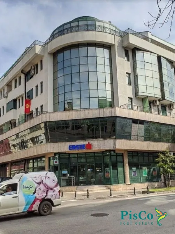 Prodaja, poslovni prostor, 303m², Centar, Podgorica