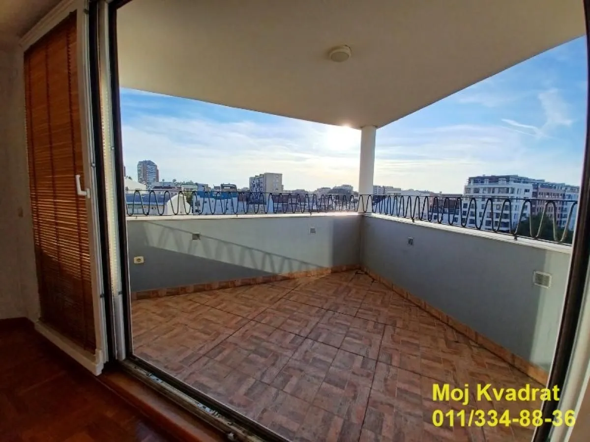 Sale, apartment, 220m², Đeram Pijaca, Beograd