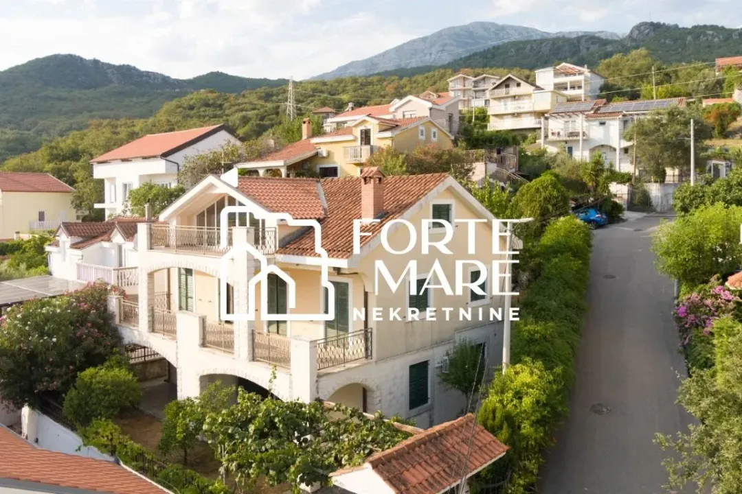 Sale, house, 252m², Topla, Herceg Novi