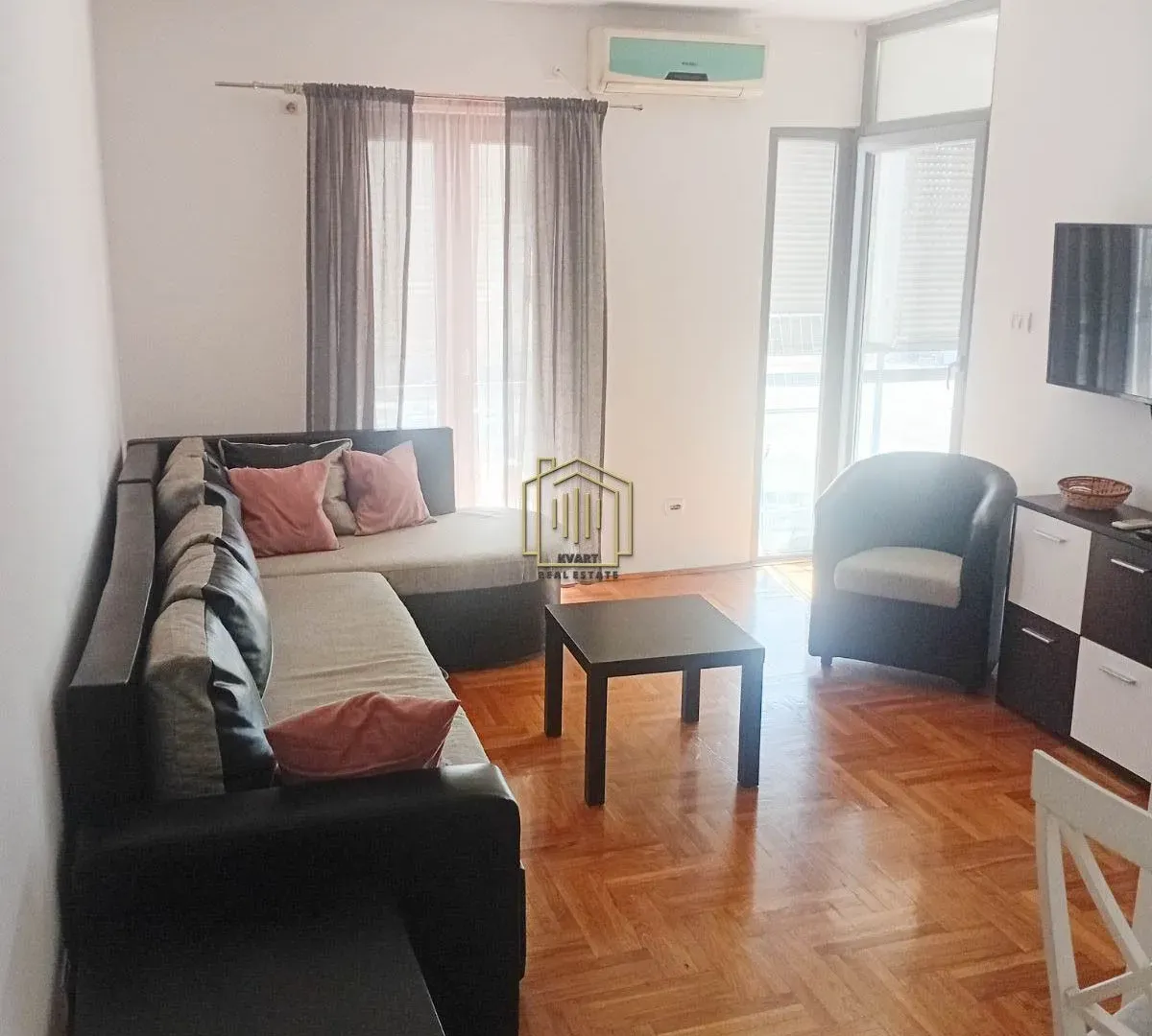Izdavanje, jednosoban stan, 37m², Podgorica, Crna Gora
