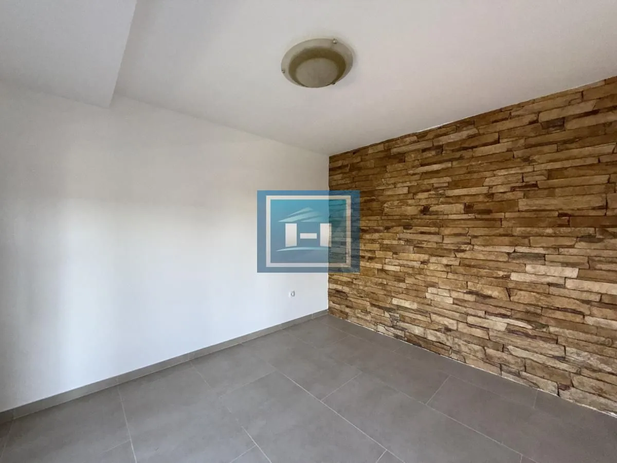 Prodaja, dvosoban stan, 95m², Vašarište, Jagodina