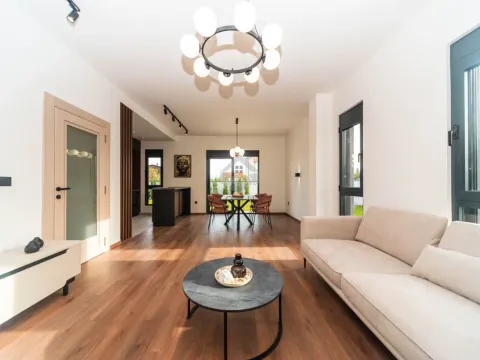 Prodaja, kuća, 150m², Gornja Gorica, Podgorica - image 8