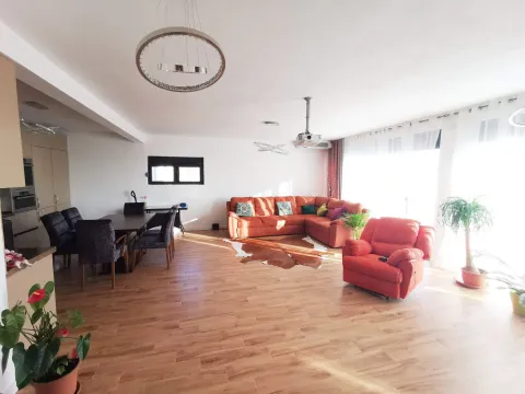 Prodaja, kuća, 207m², Bar, Crna Gora - image 5