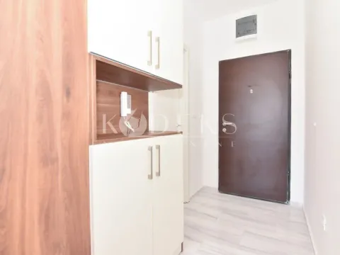 Izdavanje, garsonjera, 27m², Stari Aerodrom, Podgorica - image 2