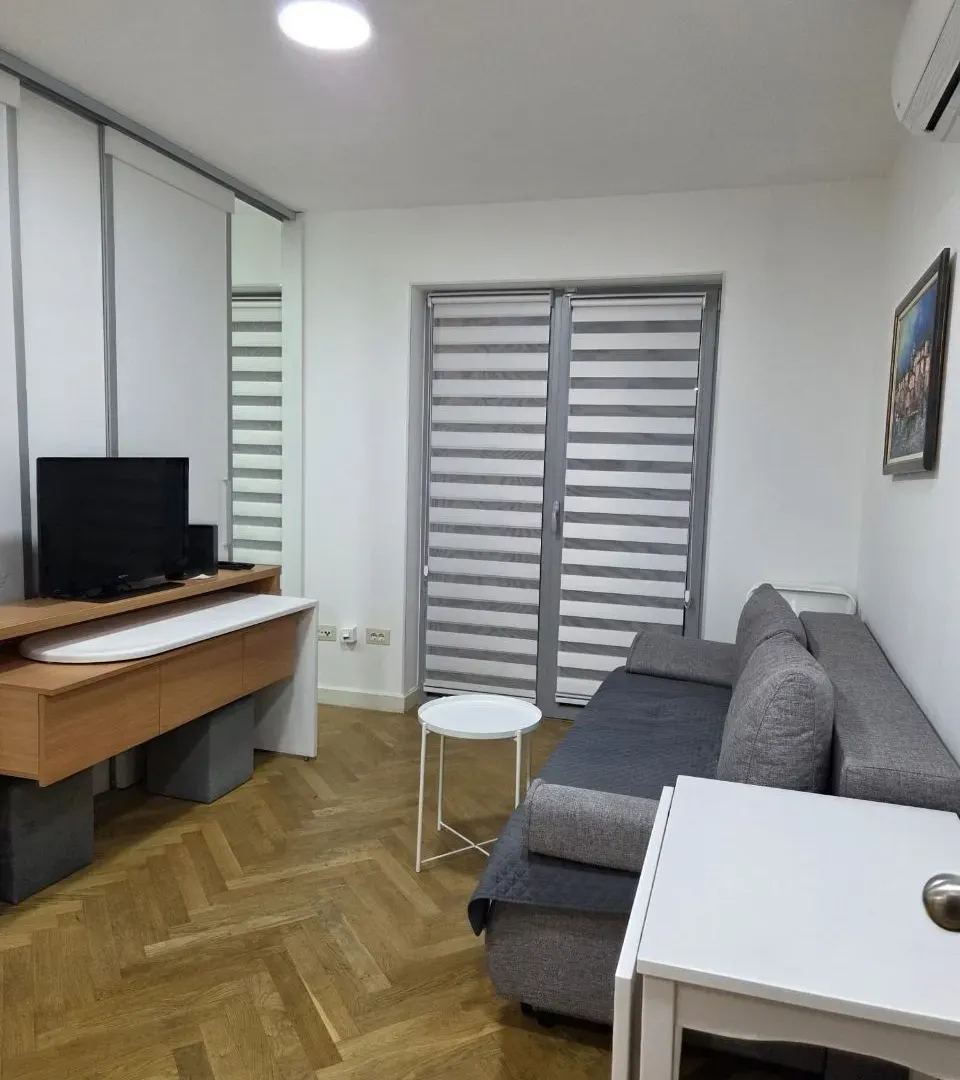 Rent, one bedroom apartment, 43m², Dobrota, Kotor