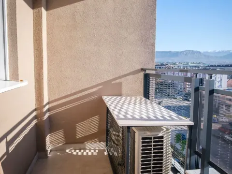 Izdavanje, jednosoban stan, 45m², Stari Aerodrom, Podgorica - image 11