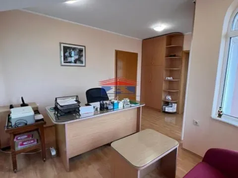 Rent, office space, 180m², Rumenka, Novi Sad Sve Podlokacije - image 5
