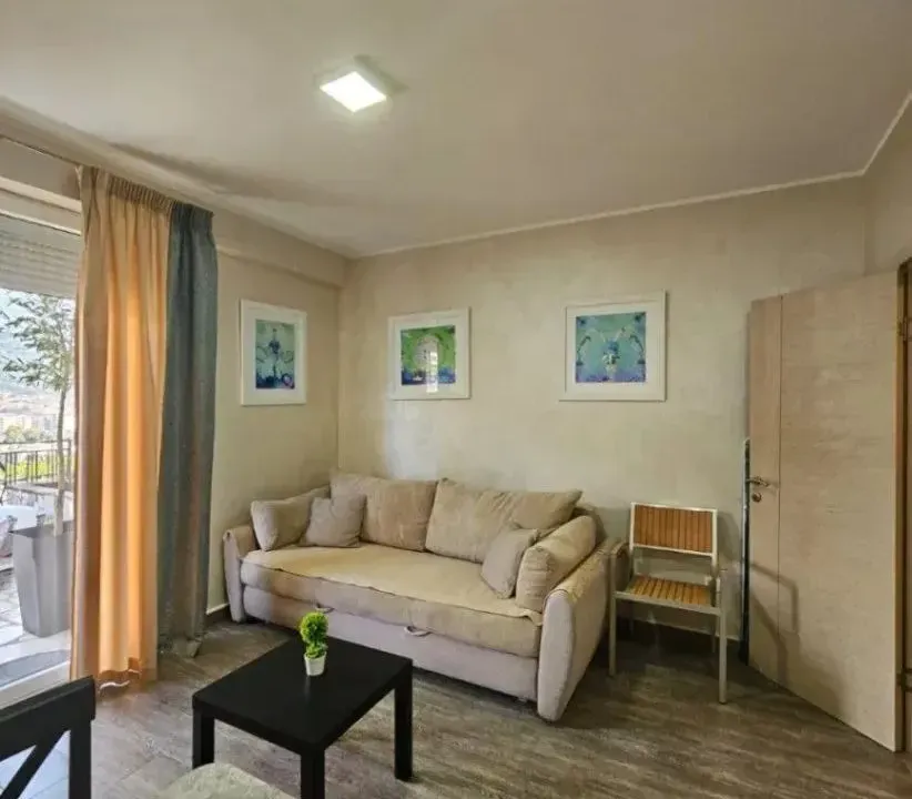 Izdavanje, jednosoban stan, 60m², Budva, Crna Gora
