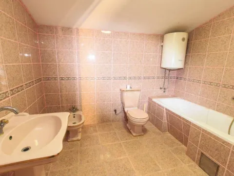 Sale, house, 400m², Šušanj, Bar - image 4