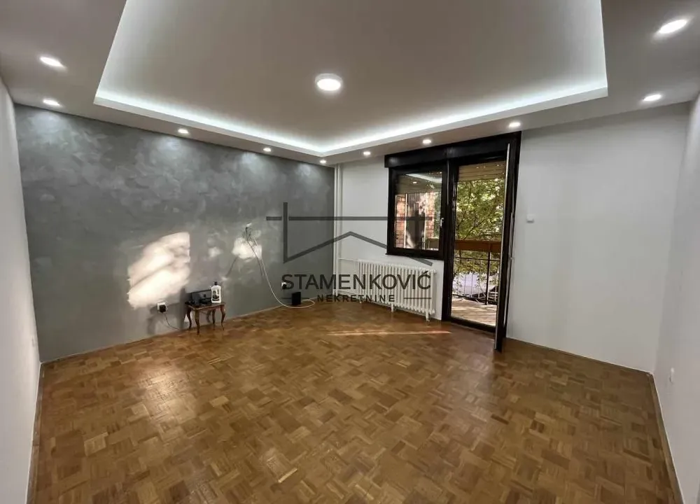 Prodaja, dvosoban stan, 75m², Bulevar Oslobodjenja, Novi Sad Sve Podlokacije