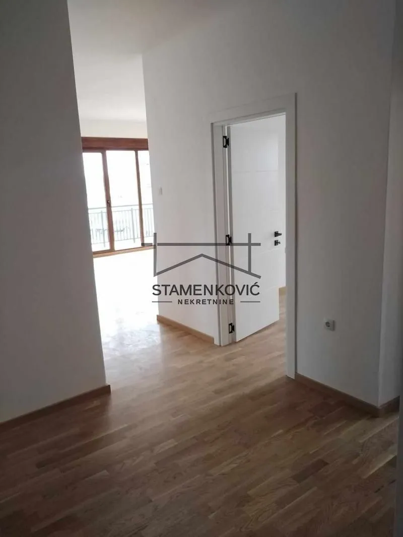 Prodaja, trosoban stan, 82m², Veternik, Novi Sad Sve Podlokacije
