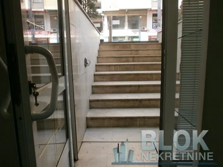 Entrance to the commercial space with stairs.