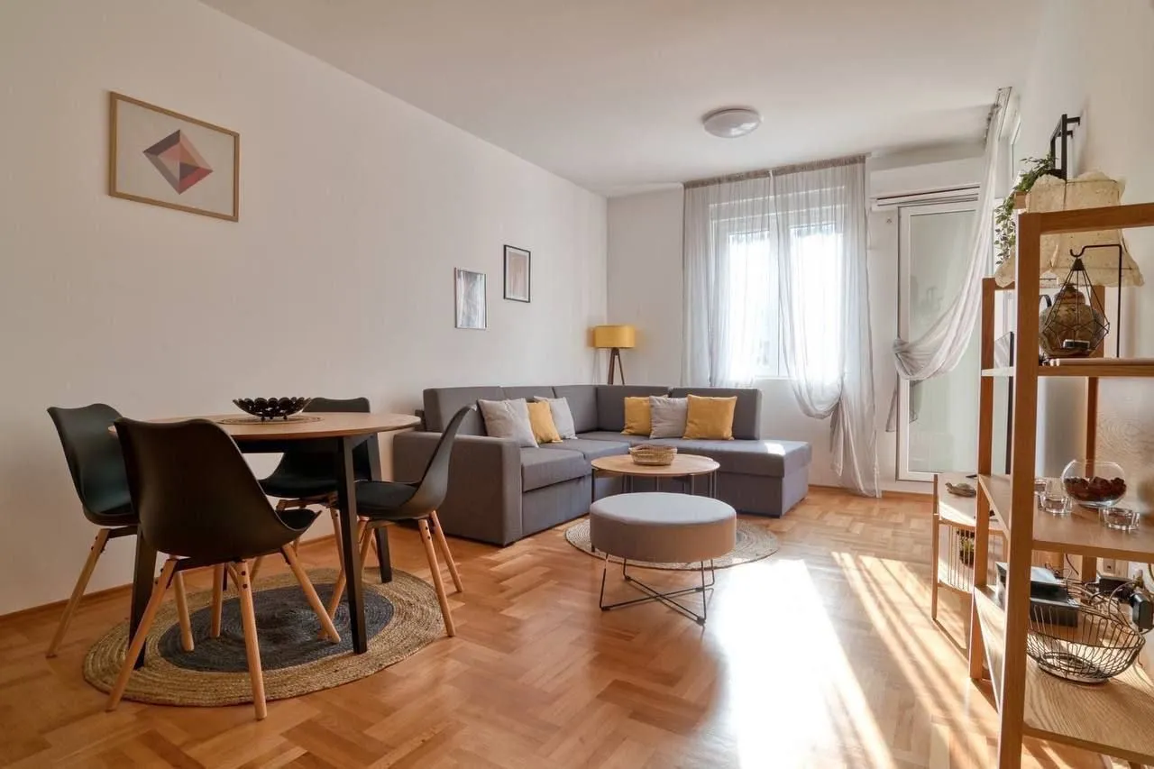 Rent, two bedroom apartment, 72m², Dubovica, Budva