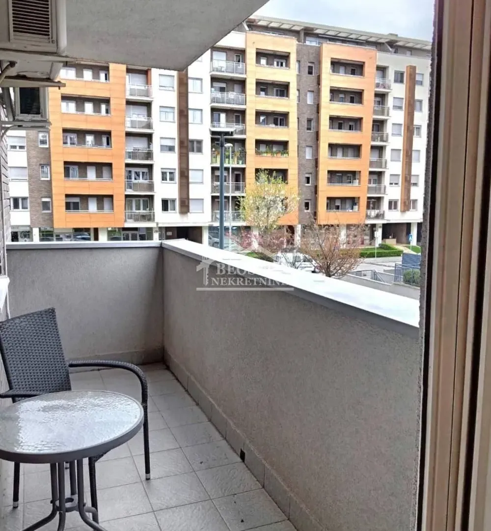 Prodaja, trosoban stan, 81m², Novi Beograd Sve Podlokacije, Beograd