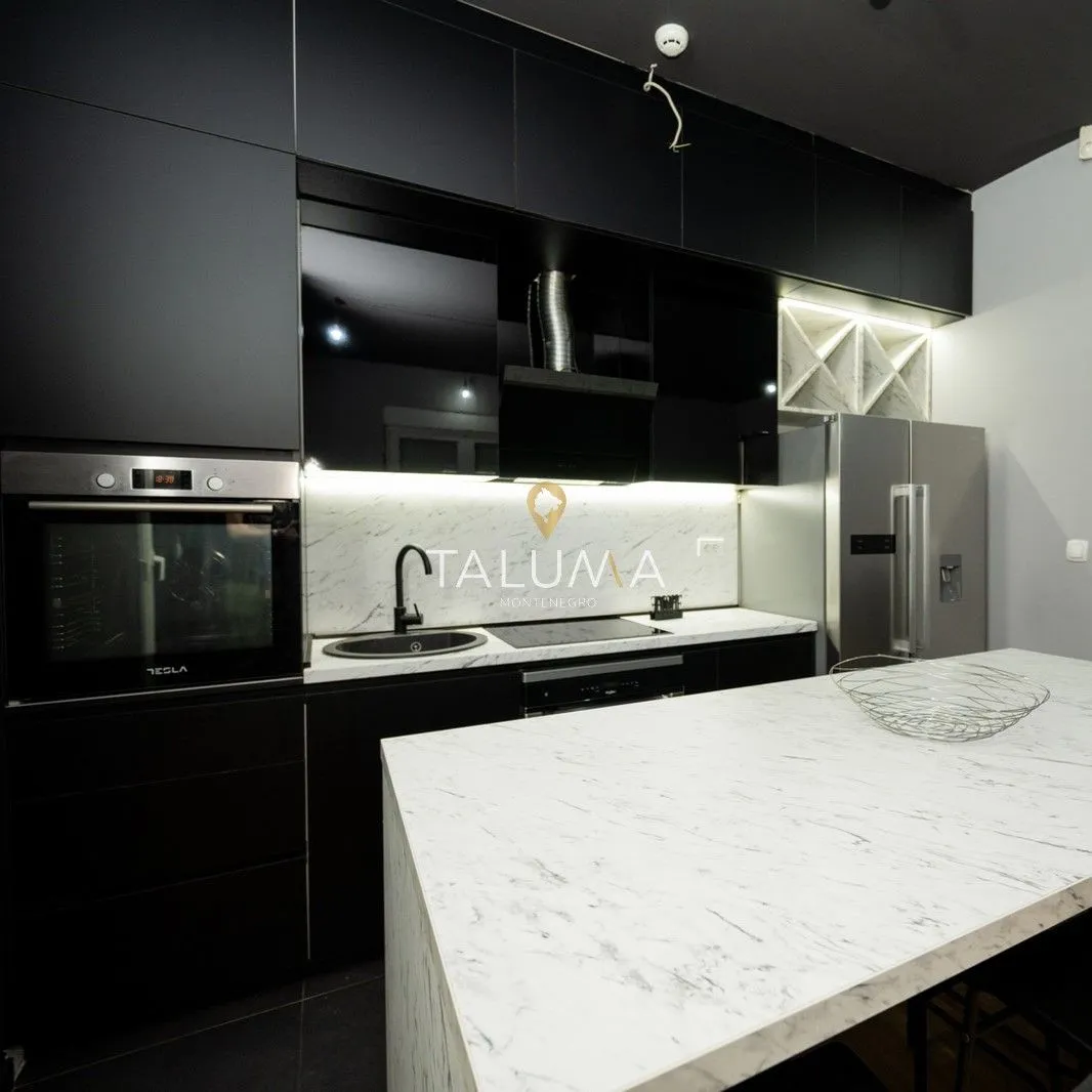 Izdavanje, jednosoban stan, 63m², Momišići, Podgorica