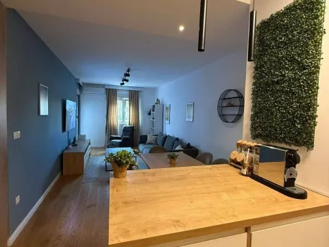 Prodaja, dvosoban stan, 72m², Centar, Bar - image 2