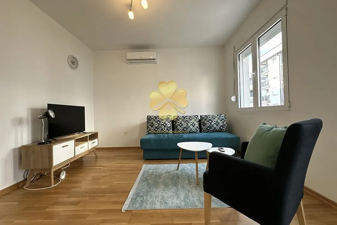 Rent, studio apartment, 30m², Blok 9, Podgorica