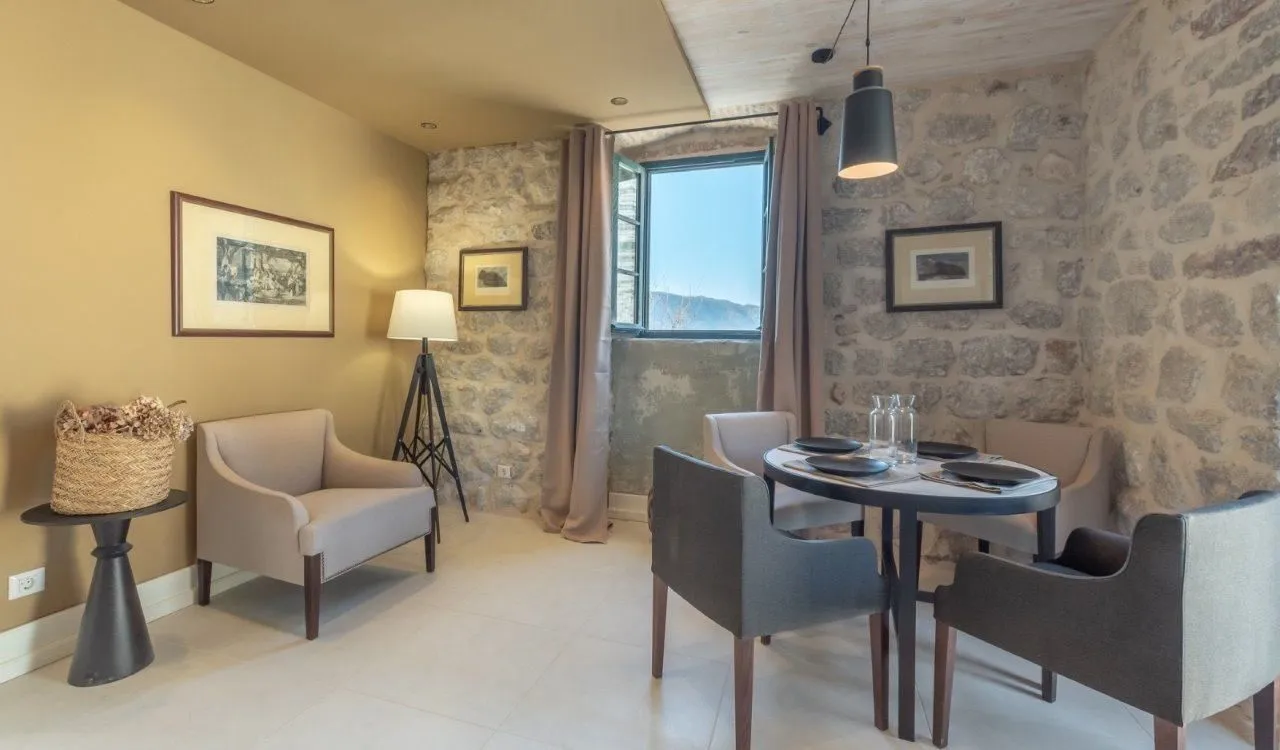 Sale, house, 320m², Risan, Kotor