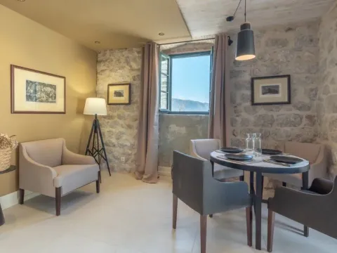 Prodaja, kuća, 320m², Risan, Kotor - image 16