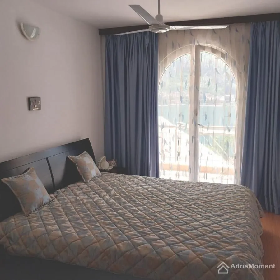 Prodaja, dvosoban stan, 82m², Muo, Kotor
