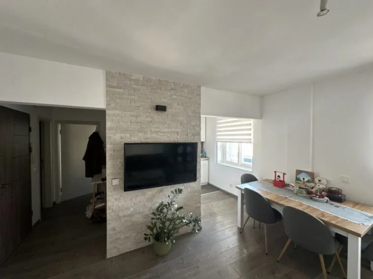 Prodaja, dvosoban stan, 70m², Centar, Bar