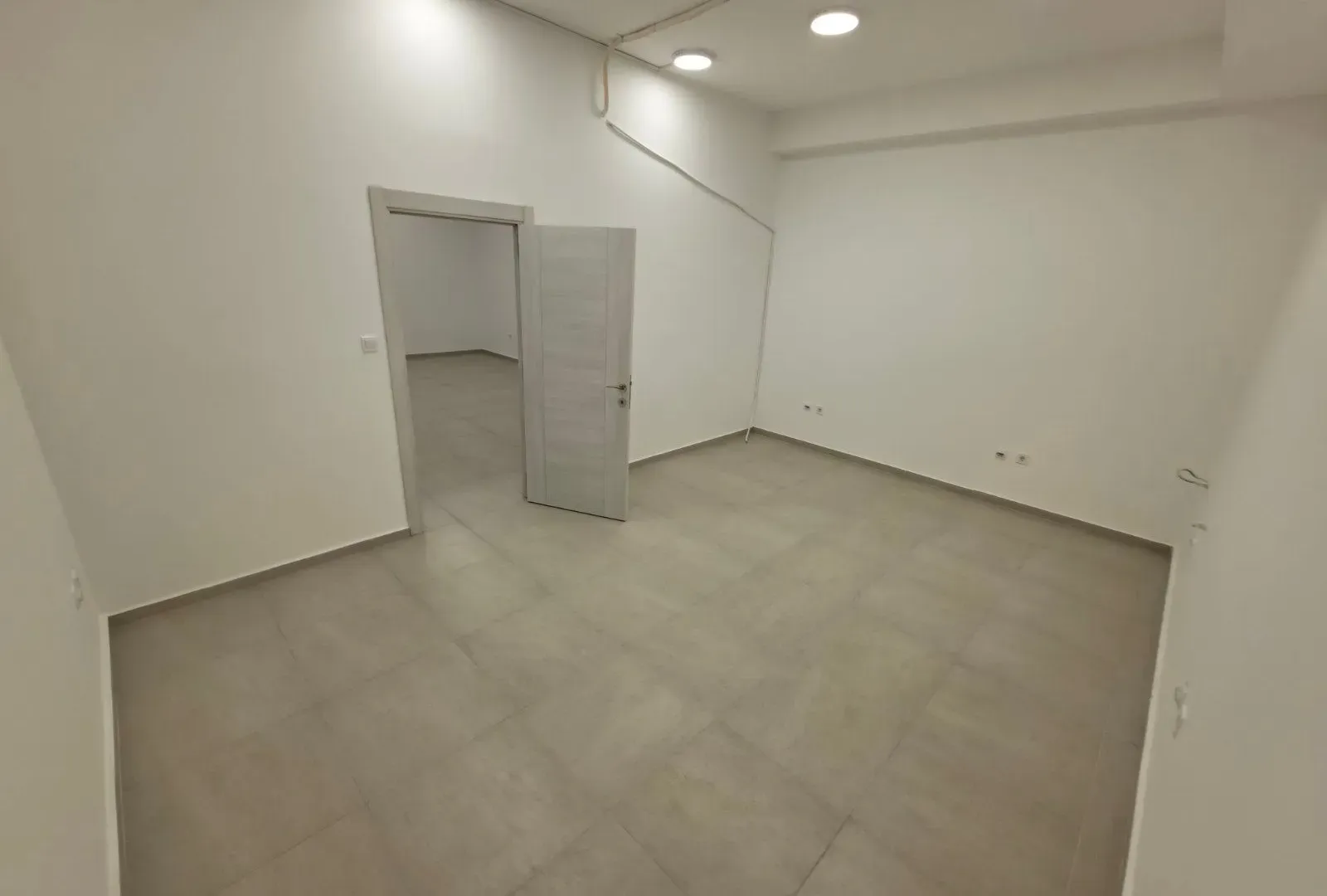 Rent, office space, 115m², Blok 6, Podgorica