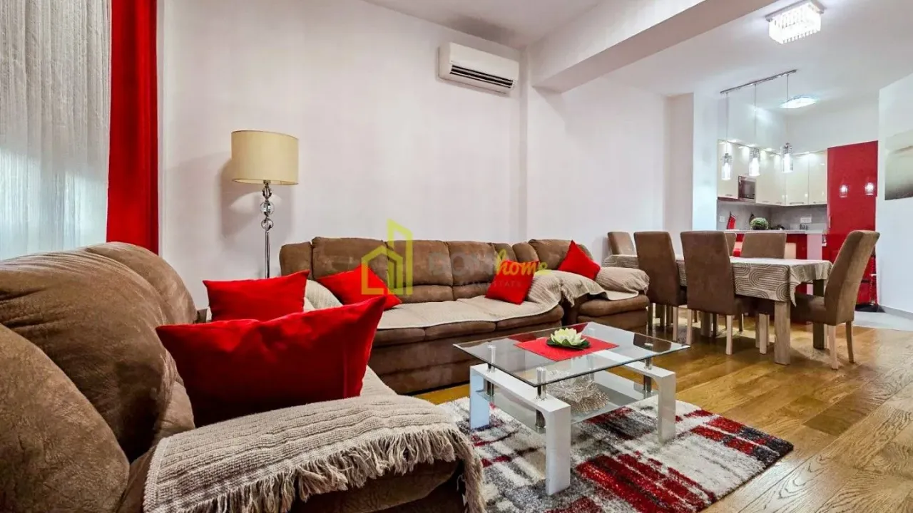 Izdavanje, dvosoban stan, 75m², Centar, Podgorica