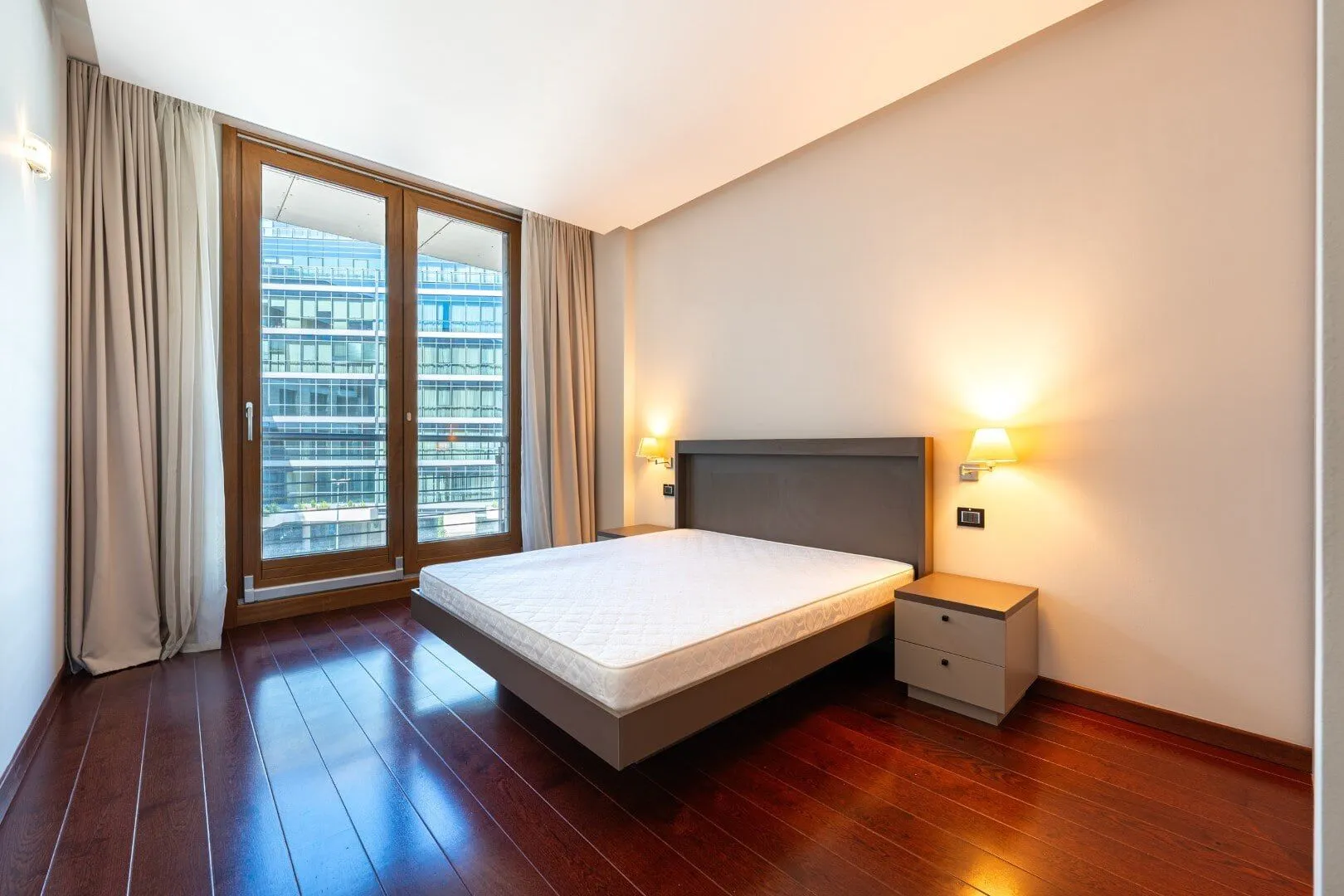 Prodaja, trosoban stan, 203m², Kod Capital Plaze, Podgorica