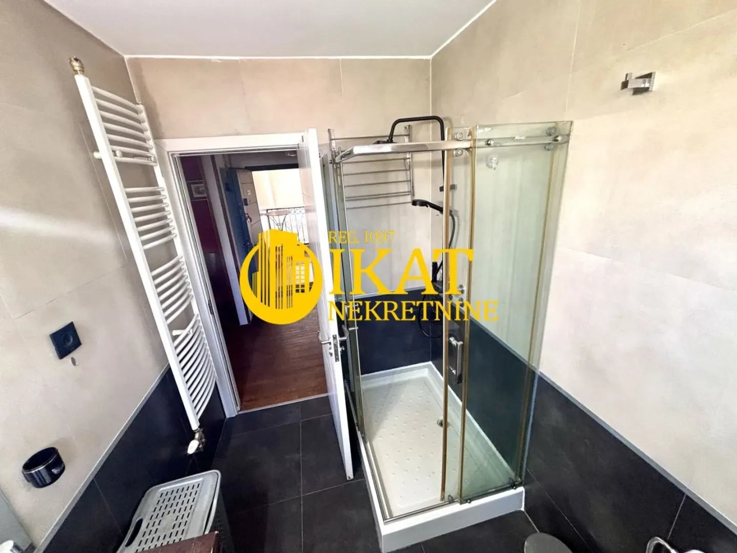 Sale, four bedroom apartment, 136m², Autokomanda, Voždovac Sve Podlokacije
