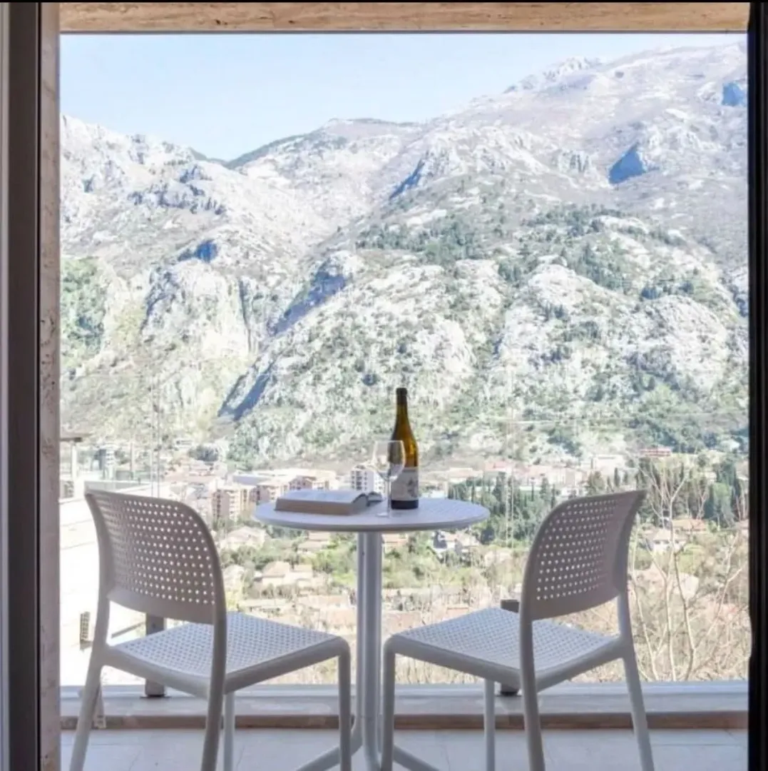Prodaja, dvosoban stan, 73m², Škaljari, Kotor