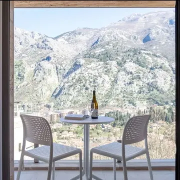 Prodaja, dvosoban stan, 73m², Škaljari, Kotor - image 2