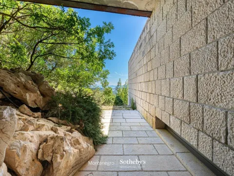 Prodaja, kuća, 250m², Đinovići, Cetinje - image 31