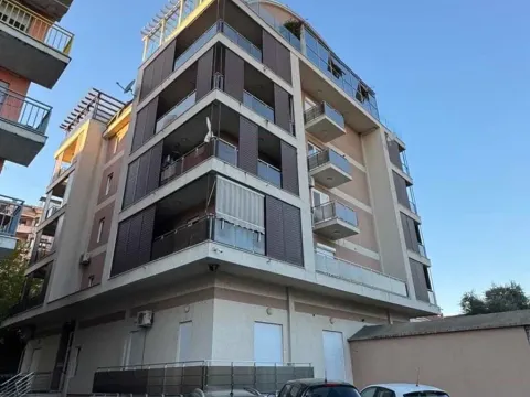 Rent, one bedroom apartment, 55m², Vezirov Most, Podgorica - image 4