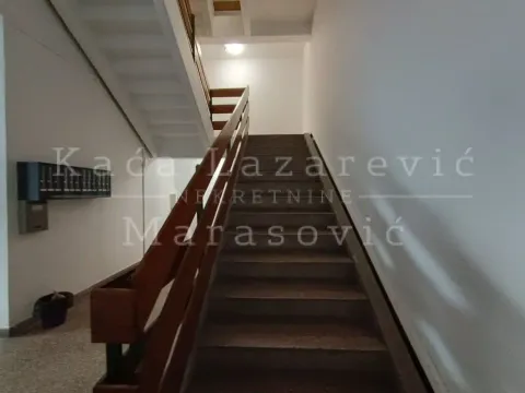 Izdavanje, jednosoban stan, 38m², Kalenić Pijaca, Vračar Sve Podlokacije - image 10