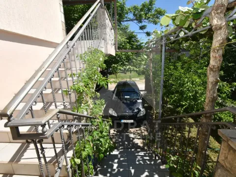 Sale, house, 302m², Zlatica, Podgorica - image 11